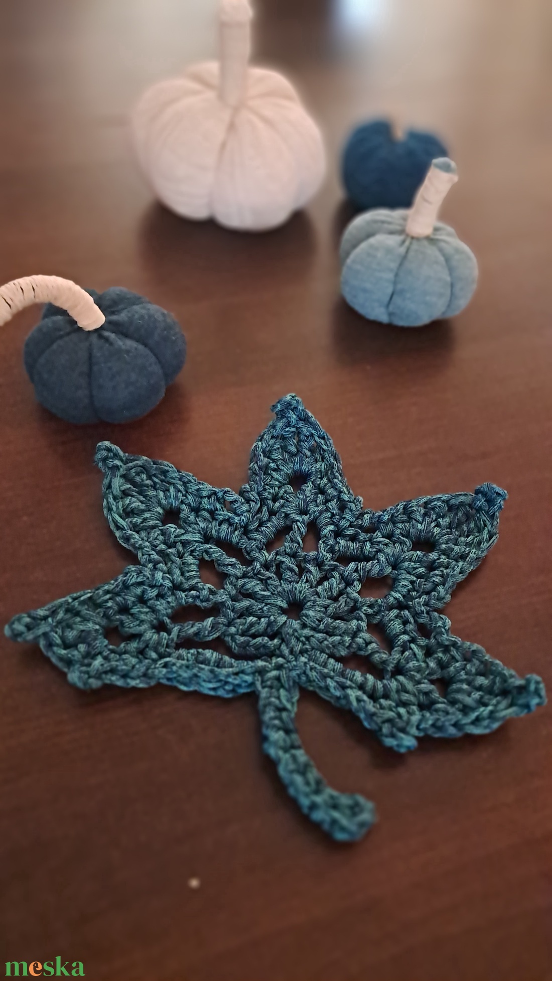 Horgolt őszi asztaldísz - otthon & életmód - dekoráció - asztal és polc dekoráció - horgolt & csipketerítő - Meska.hu