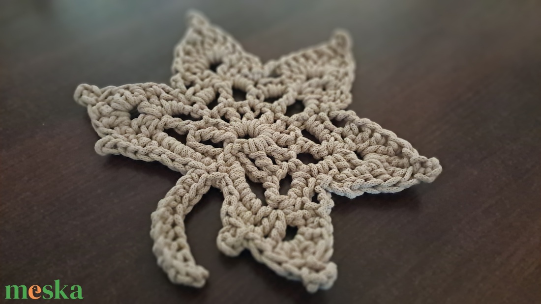 Horgolt őszi asztaldísz - otthon & életmód - dekoráció - asztal és polc dekoráció - horgolt & csipketerítő - Meska.hu