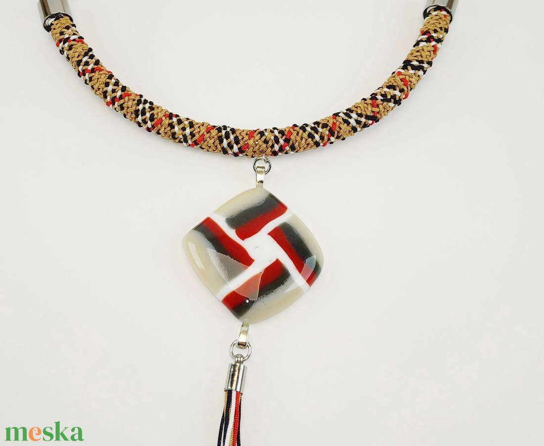 Modern nyakék - burberry - ékszer - nyaklánc - medálos nyaklánc - Meska.hu Modern nyakék - burberry - ékszer - nyaklánc - medálos nyaklánc - Meska.hu