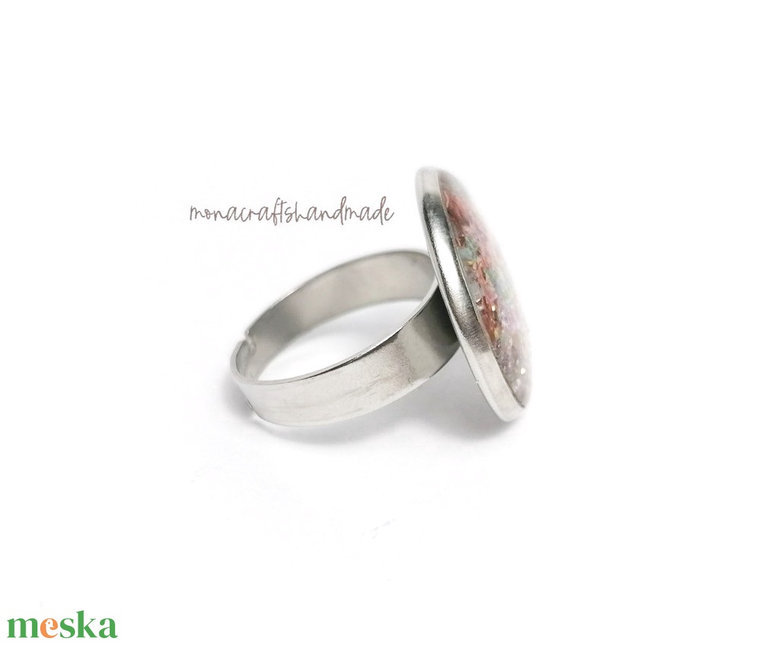 Kelly - csillámos gyűrű acél alappal (XL méret) - ékszer - gyűrű - kerek gyűrű - Meska.hu Kelly - csillámos gyűrű acél alappal (XL méret) - ékszer - gyűrű - kerek gyűrű - Meska.hu