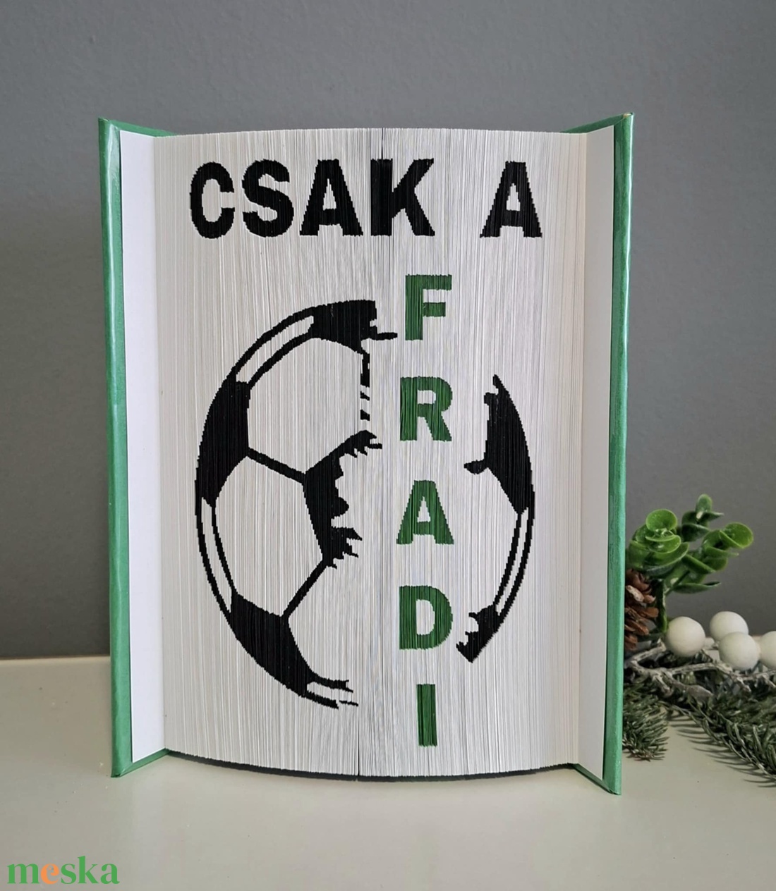 Fradi könyvszobor - otthon & életmód - dekoráció - asztal és polc dekoráció - könyvszobor - Meska.hu