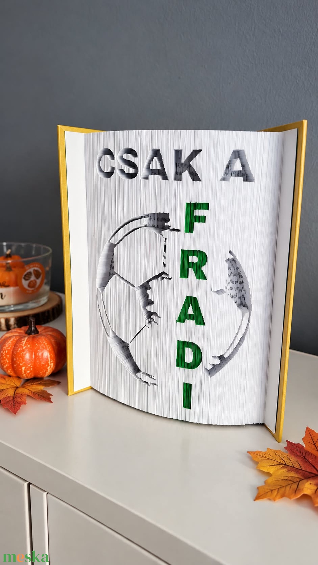 Csak a Fradi hajtogatott könyvszobor - otthon & életmód - dekoráció - asztal és polc dekoráció - könyvszobor - Meska.hu