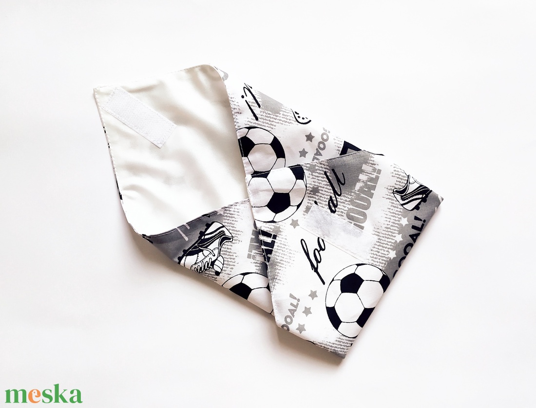 Újraszalvéta, szendvics csomagoló, textil szalvéta, szürke focis - táska & tok - uzsonna- & ebéd tartó - szendvics csomagoló - Meska.hu Újraszalvéta, szendvics csomagoló, textil szalvéta, szürke focis - táska & tok - uzsonna- & ebéd tartó - szendvics csomagoló - Meska.hu