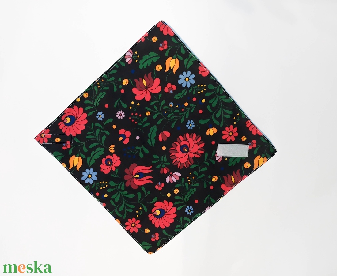 Újraszalvéta, szendvics csomagoló, ökoszalvéta, fekete alapon matyó mintás - táska & tok - uzsonna- & ebéd tartó - szendvics csomagoló - Meska.hu Újraszalvéta, szendvics csomagoló, ökoszalvéta, fekete alapon matyó mintás - táska & tok - uzsonna- & ebéd tartó - szendvics csomagoló - Meska.hu