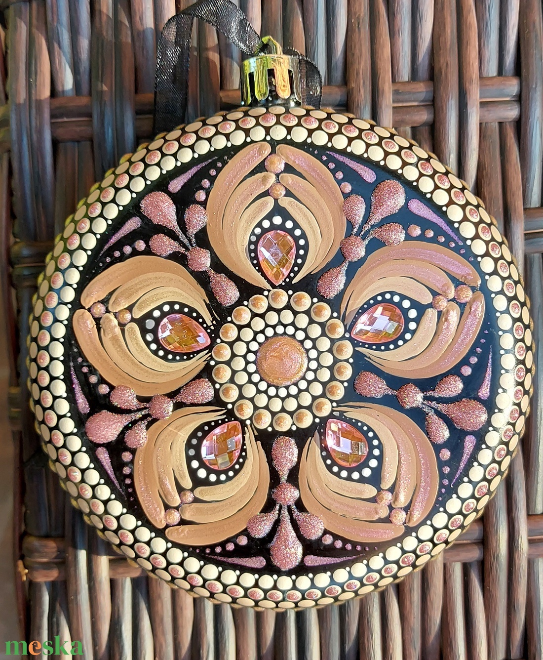 Kézzel festett, egyedi karácsonyfadísz mandala mintával, bézses-barnás  színben  1 db - otthon & életmód - dekoráció - spiritualitás - mandala - Meska.hu