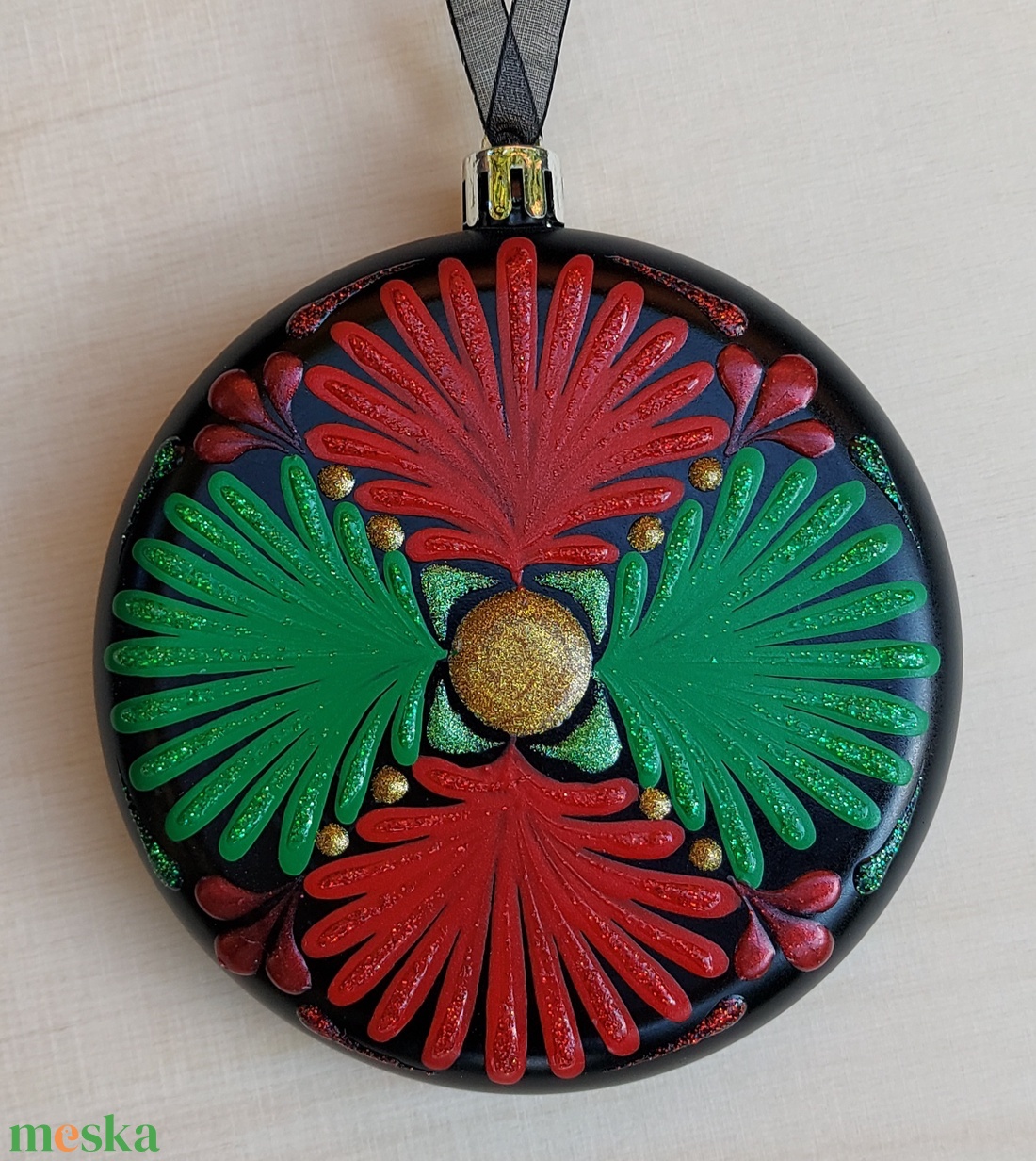 Kézzel festett, egyedi karácsonyfadísz mandala mintával, piros-zöld színben  1 db - otthon & életmód - dekoráció - spiritualitás - mandala - Meska.hu Kézzel festett, egyedi karácsonyfadísz mandala mintával, piros-zöld színben  1 db - otthon & életmód - dekoráció - spiritualitás - mandala - Meska.hu