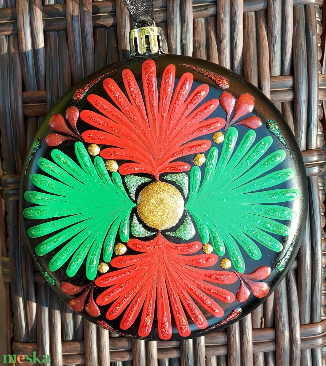 Kézzel festett, egyedi karácsonyfadísz mandala mintával, piros-zöld színben  1 db - otthon & életmód - dekoráció - spiritualitás - mandala - Meska.hu Kézzel festett, egyedi karácsonyfadísz mandala mintával, piros-zöld színben  1 db - otthon & életmód - dekoráció - spiritualitás - mandala - Meska.hu