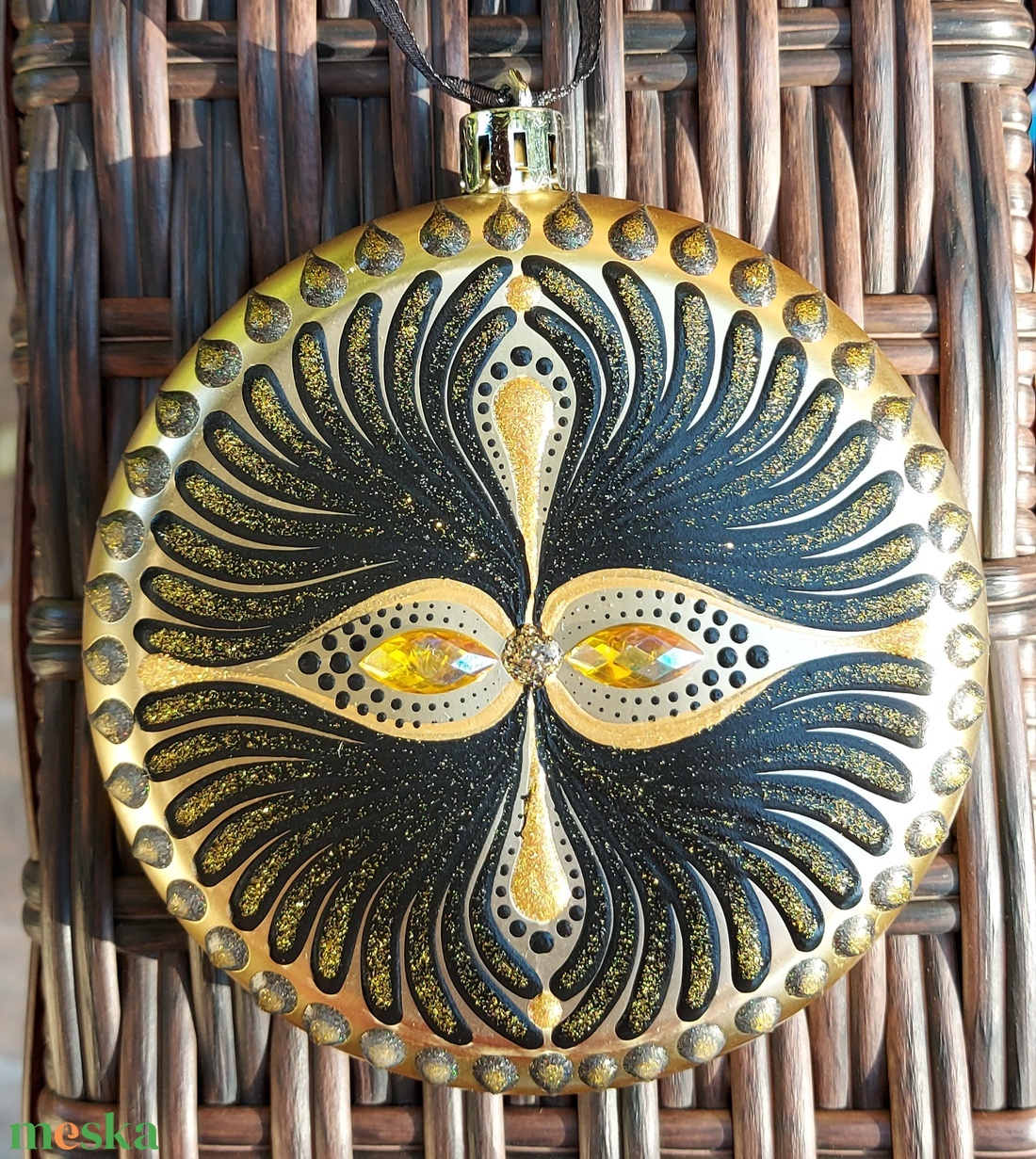 Kézzel festett, egyedi karácsonyfadísz mandala mintával, arany-fekete  színben  1 db - otthon & életmód - dekoráció - spiritualitás - mandala - Meska.hu Kézzel festett, egyedi karácsonyfadísz mandala mintával, arany-fekete  színben  1 db - otthon & életmód - dekoráció - spiritualitás - mandala - Meska.hu