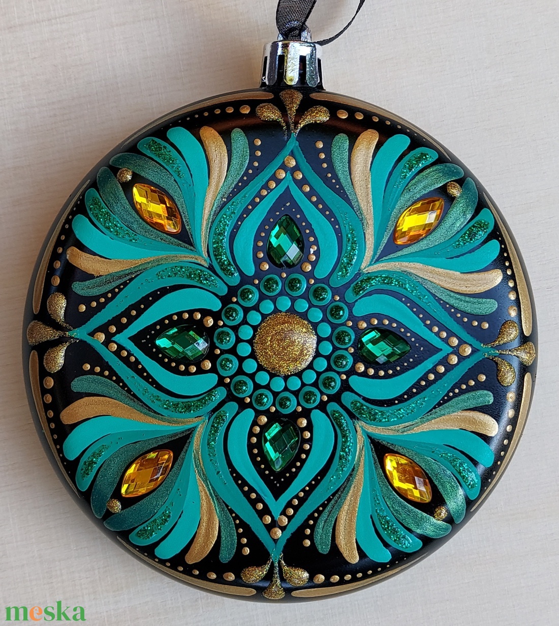 Kézzel festett, egyedi karácsonyfadísz mandala mintával, türkíz zöldes és arany színekkel 1 db - otthon & életmód - dekoráció - spiritualitás - mandala - Meska.hu Kézzel festett, egyedi karácsonyfadísz mandala mintával, türkíz zöldes és arany színekkel 1 db - otthon & életmód - dekoráció - spiritualitás - mandala - Meska.hu