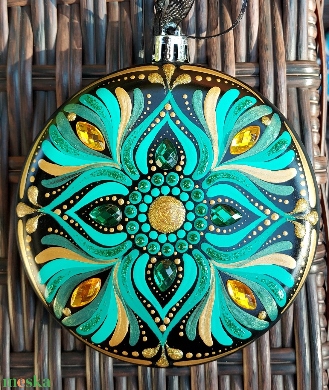 Kézzel festett, egyedi karácsonyfadísz mandala mintával, türkíz zöldes és arany színekkel 1 db - otthon & életmód - dekoráció - spiritualitás - mandala - Meska.hu Kézzel festett, egyedi karácsonyfadísz mandala mintával, türkíz zöldes és arany színekkel 1 db - otthon & életmód - dekoráció - spiritualitás - mandala - Meska.hu