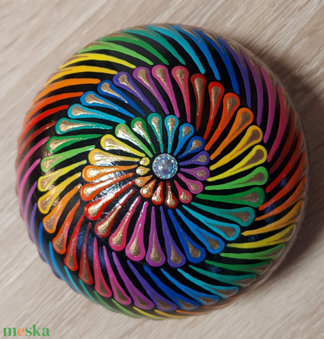 8 cm-es Spirál szivárványos mandalakő - otthon & életmód - dekoráció - spiritualitás - mandala - Meska.hu