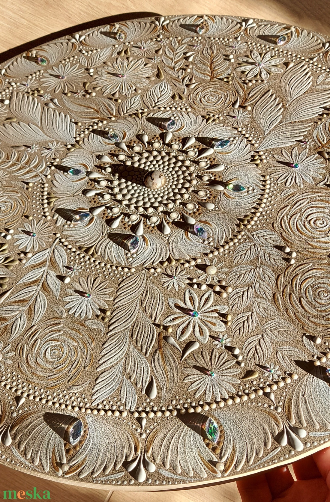 45 cm-es fehéres-bézses virágos-leveles mandala - otthon & életmód - dekoráció - spiritualitás - mandala - Meska.hu