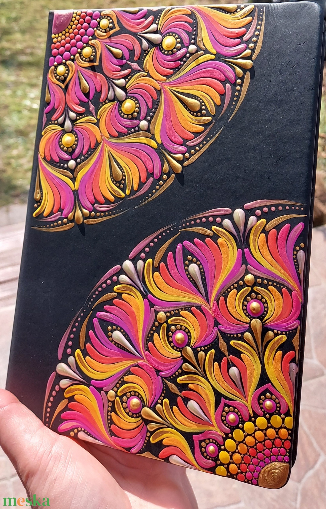 A5-ös méretű, kézzel festett mandalamintás jegyzetfüzet - otthon & életmód - dekoráció - spiritualitás - mandala - Meska.hu