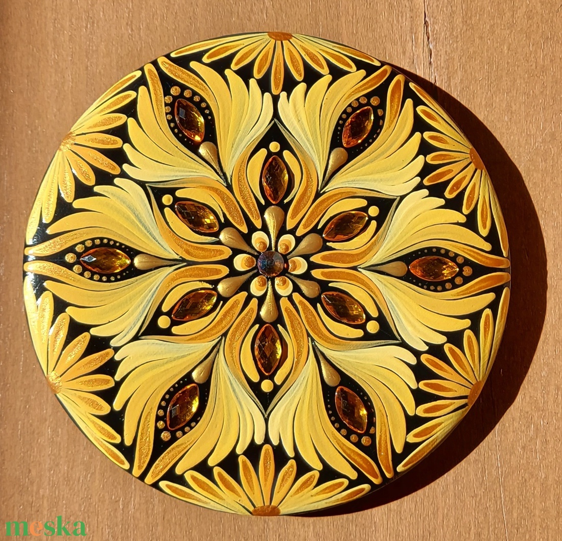 12 cm-es mandalakő a napfonatcsakra színeivel - otthon & életmód - dekoráció - spiritualitás - mandala - Meska.hu