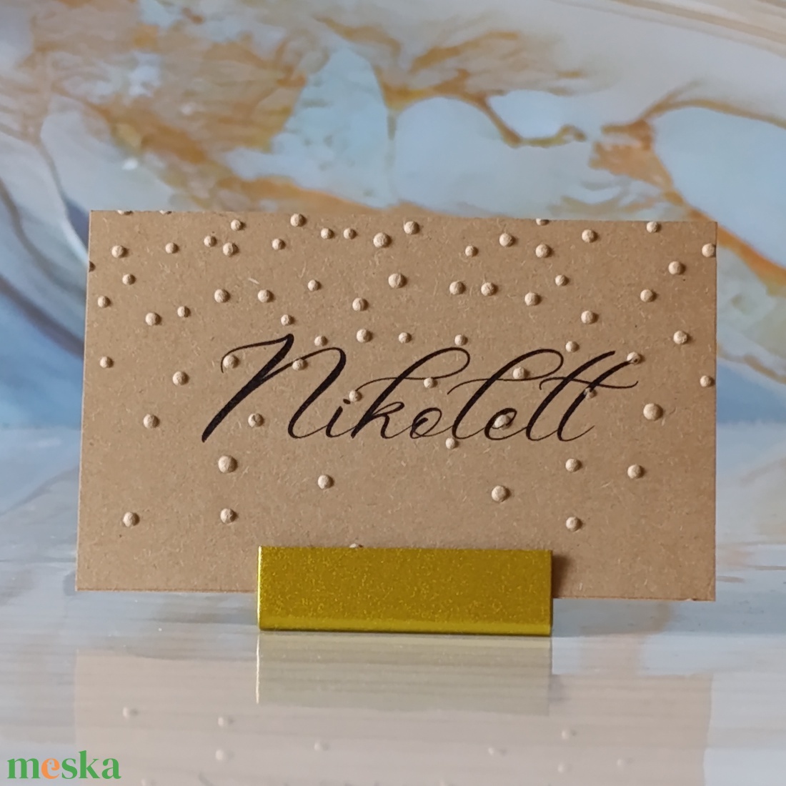 Dombornyomott, esküvői, pöttyös ültetőkártya, névtábla, ültetőkártya, domborított, dombornyomott, pöttyök - esküvő - meghívó & kártya - ültetési rend - Meska.hu