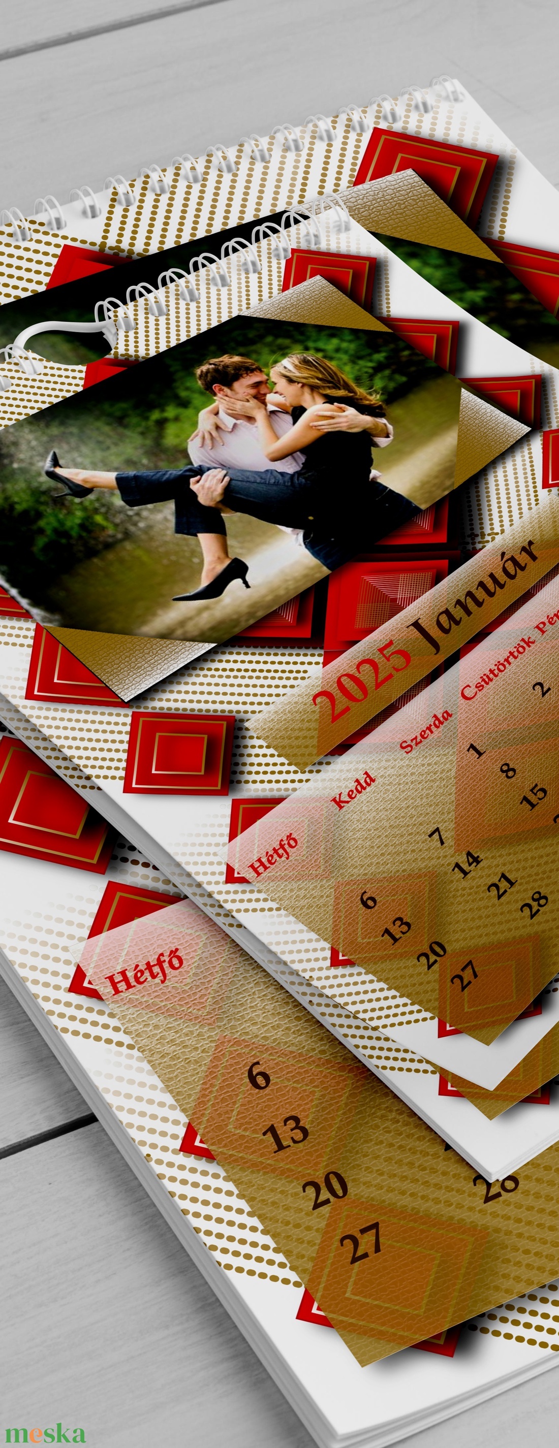 2026-os A3-as falinaptár piros-arany négyzetes  - otthon & életmód - dekoráció - fali és függő dekoráció - falinaptár & öröknaptár - Meska.hu