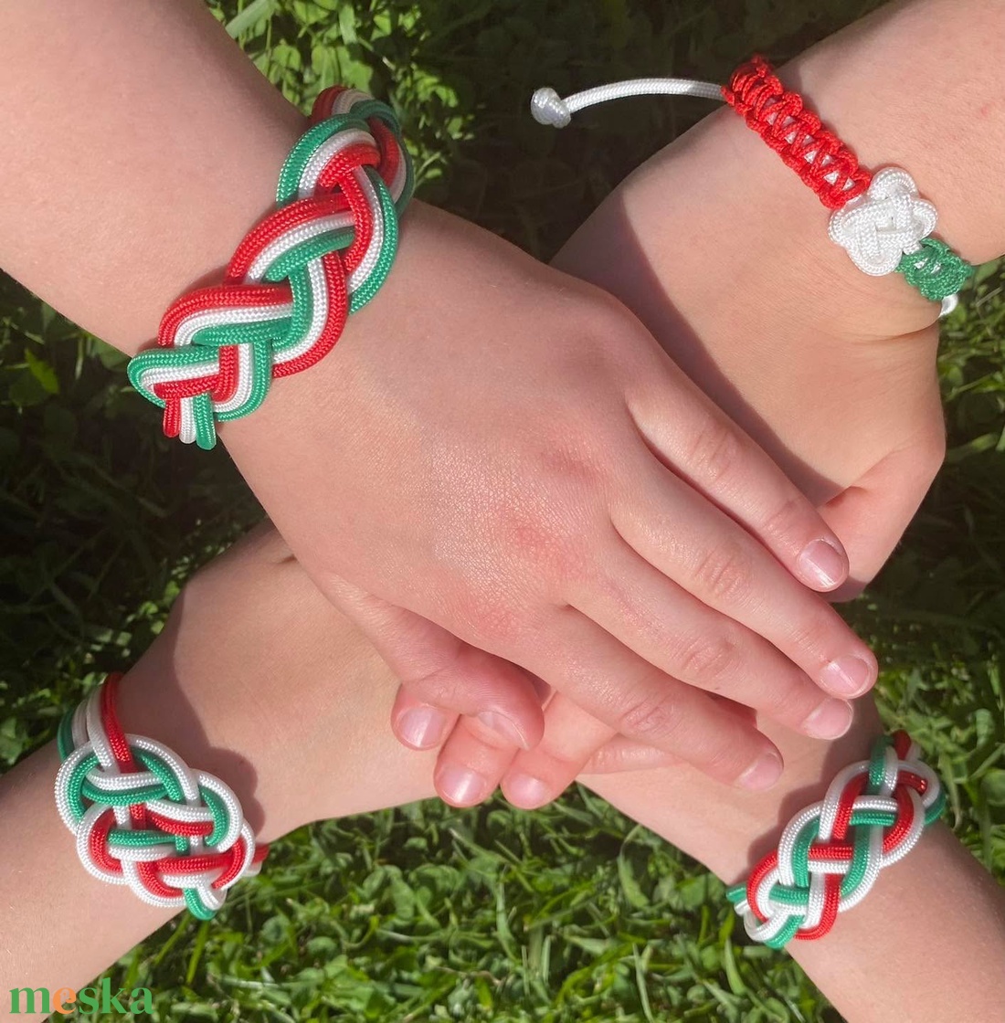 Nemzeti színű karkötő  - ékszer - karkötő - fonott karkötő - Meska.hu