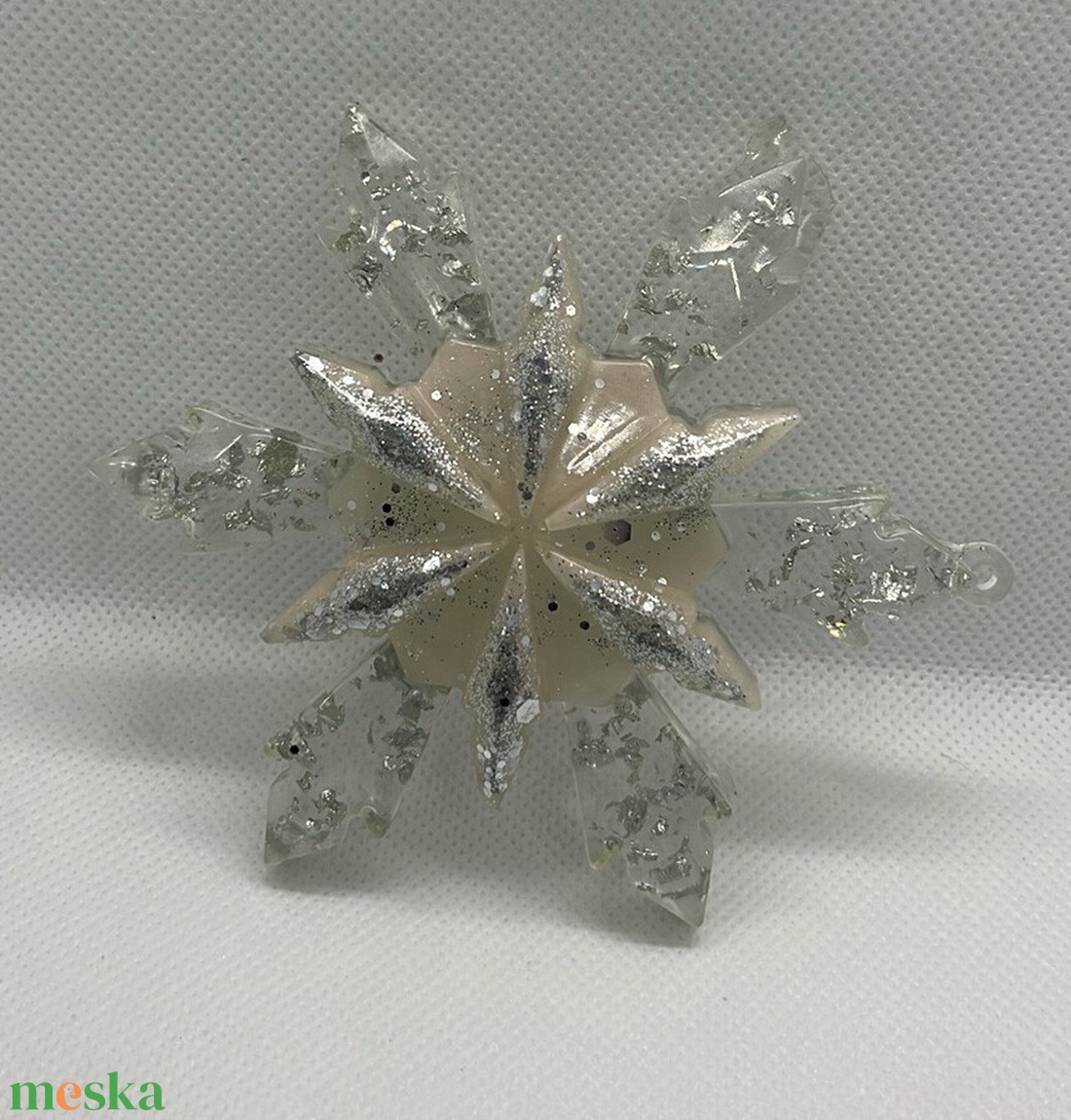 Epoxy hópehely és rénszarvas szett  Az ezüst csillogása a fán - karácsony - karácsonyi lakásdekoráció - karácsonyfadíszek - Meska.hu