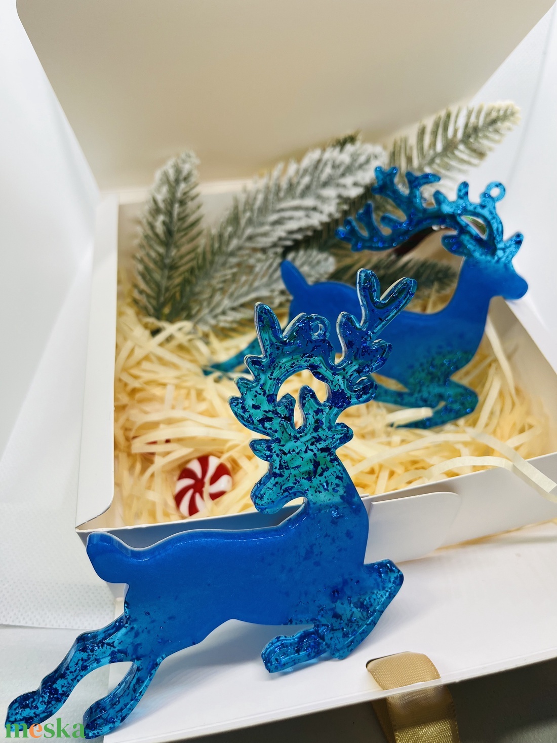 Epoxy rénszarvas dísz szett  A tél elegáns varázsa - karácsony - karácsonyi lakásdekoráció - karácsonyfadíszek - Meska.hu