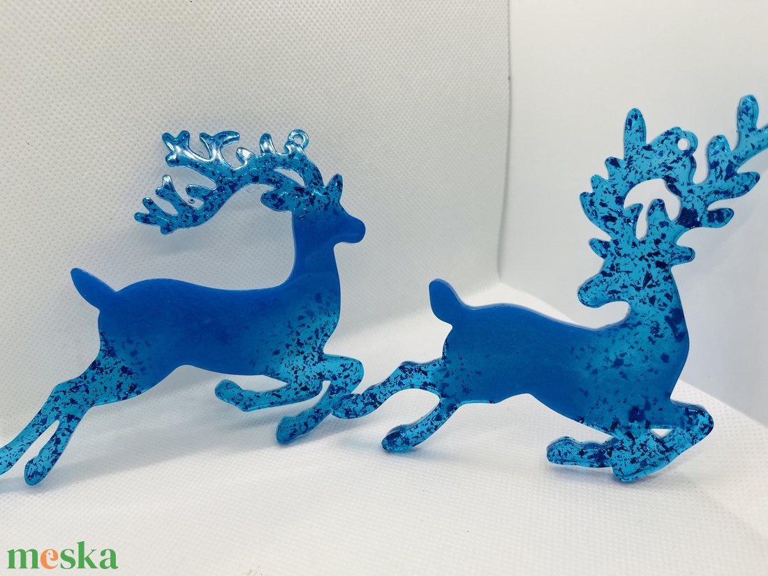 Epoxy rénszarvas dísz szett  A tél elegáns varázsa - karácsony - karácsonyi lakásdekoráció - karácsonyfadíszek - Meska.hu