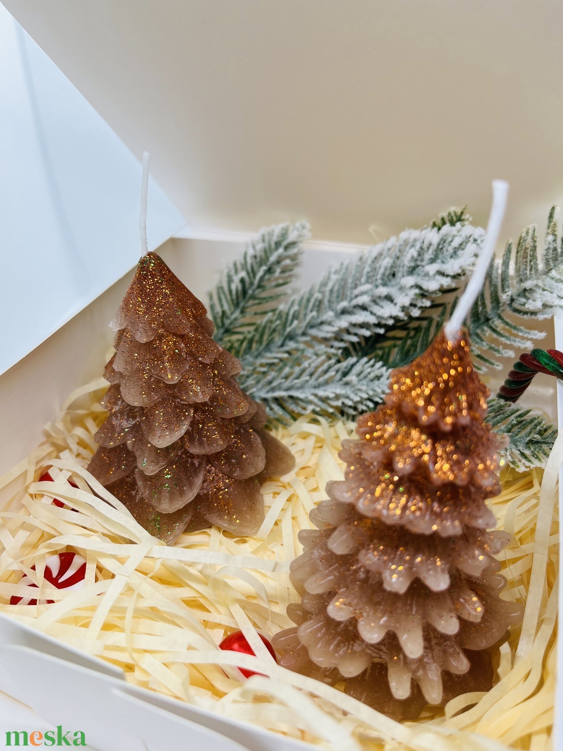 Kézzel öntött karácsonyfa gyertya szett  Csillámos, ünnepi hangulatban - otthon & életmód - gyertya, illat, aroma - gyertya - Meska.hu