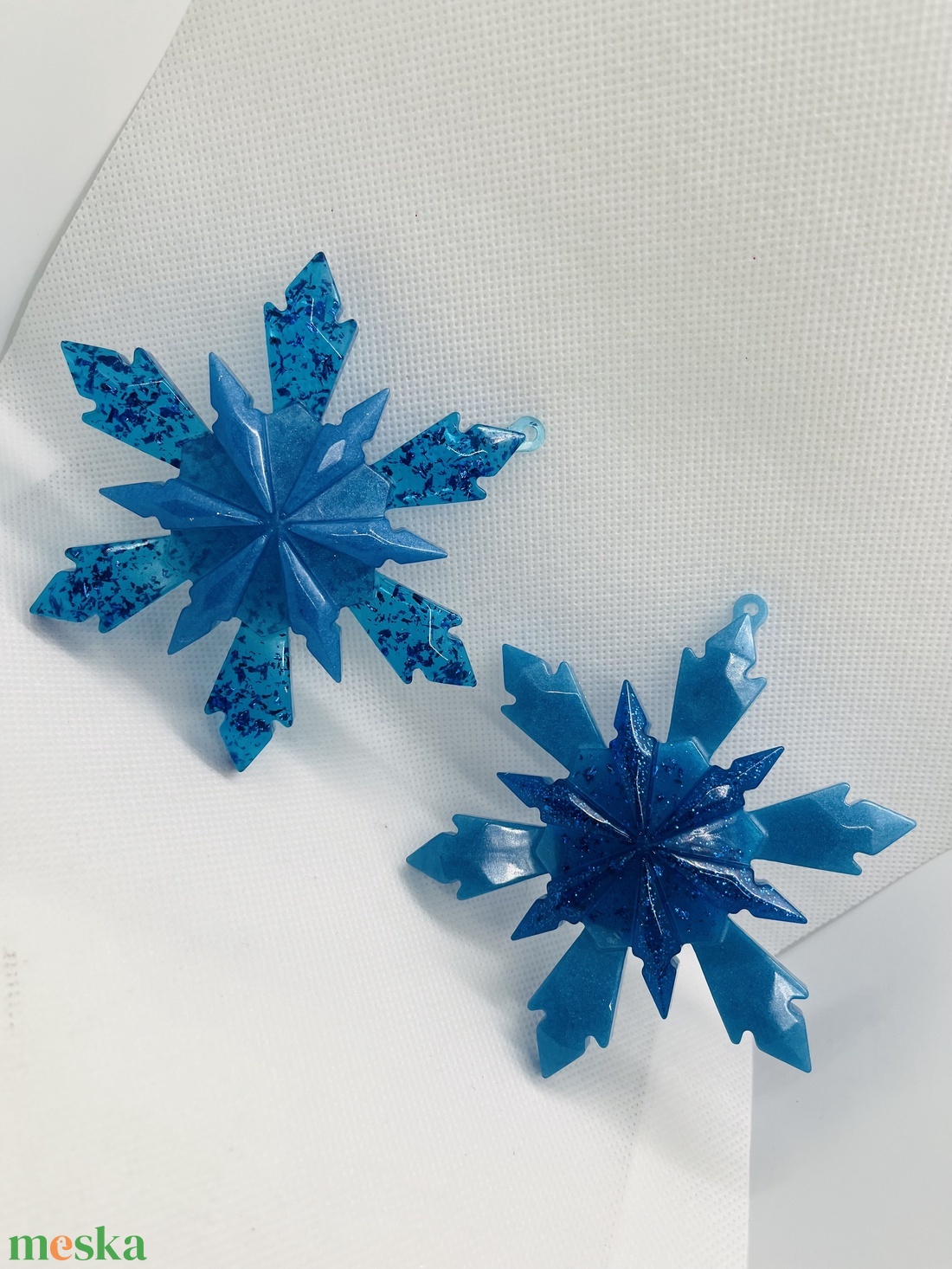 Epoxy hópehely dísz  A tél csillogása a fán - karácsony - karácsonyi lakásdekoráció - karácsonyfadíszek - Meska.hu