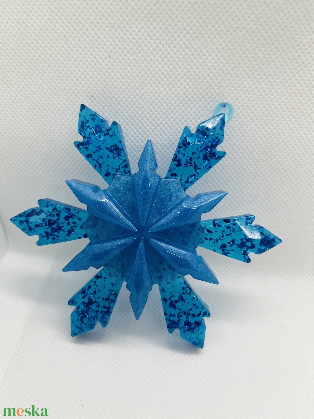 Epoxy hópehely dísz  A tél csillogása a fán - karácsony - karácsonyi lakásdekoráció - karácsonyfadíszek - Meska.hu