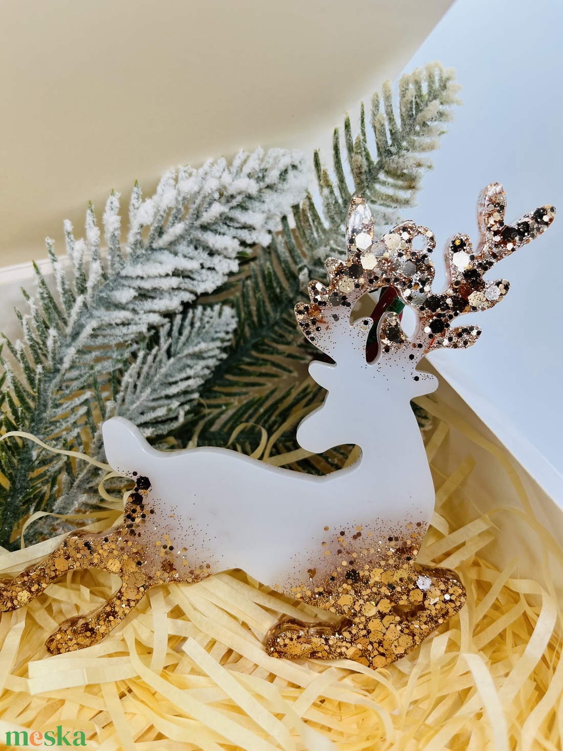 Epoxy Rénszarvas  Arany Csillogásban - karácsony - karácsonyi lakásdekoráció - karácsonyfadíszek - Meska.hu