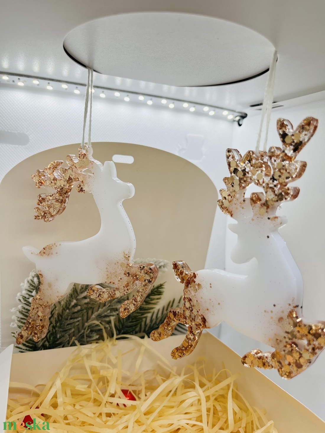 Epoxy Rénszarvas � Arany Csillogásban - karácsony - karácsonyi lakásdekoráció - karácsonyfadíszek - Meska.hu