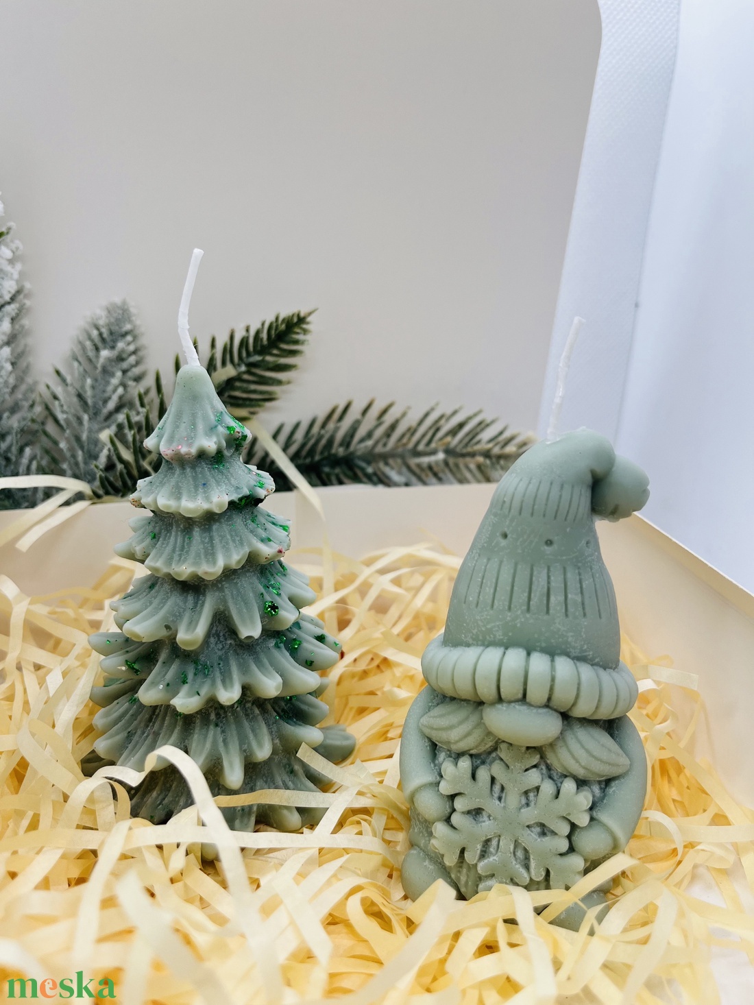 Zöld Manó és Csillámos Fenyőfa Gyertyaszett - karácsony - karácsonyi lakásdekoráció - karácsonyi illatgyertya, mécses - Meska.hu