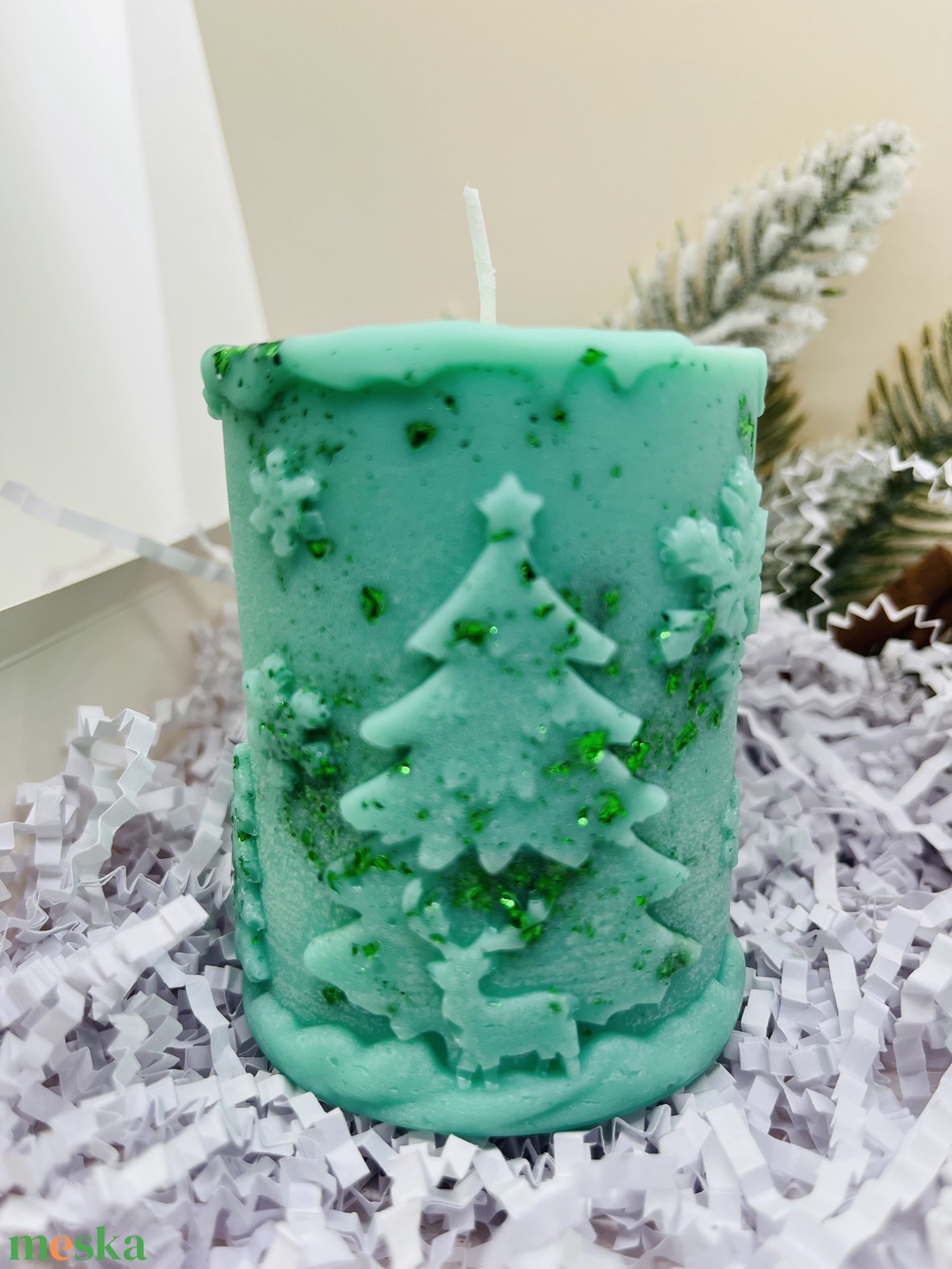 Fenyőfás Rénszarvasos Gyertya- Zöld - karácsony - karácsonyi lakásdekoráció - karácsonyi illatgyertya, mécses - Meska.hu