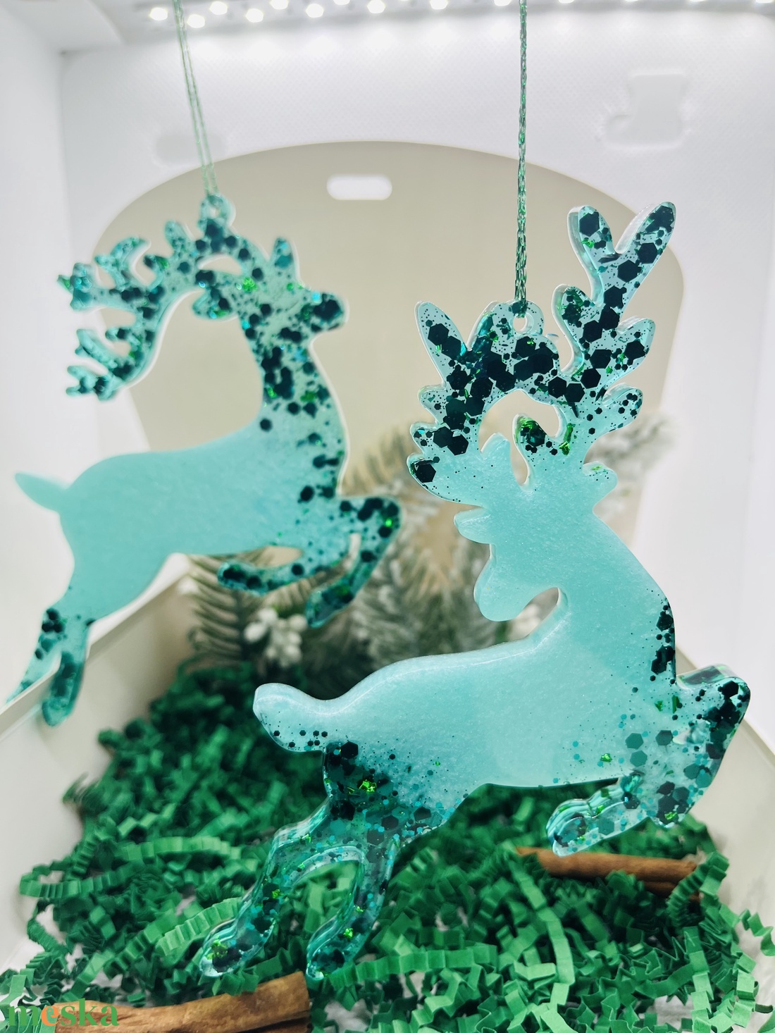 Epoxy rénszarvas dísz szett � Zöld csillogás - karácsony - karácsonyi lakásdekoráció - karácsonyfadíszek - Meska.hu