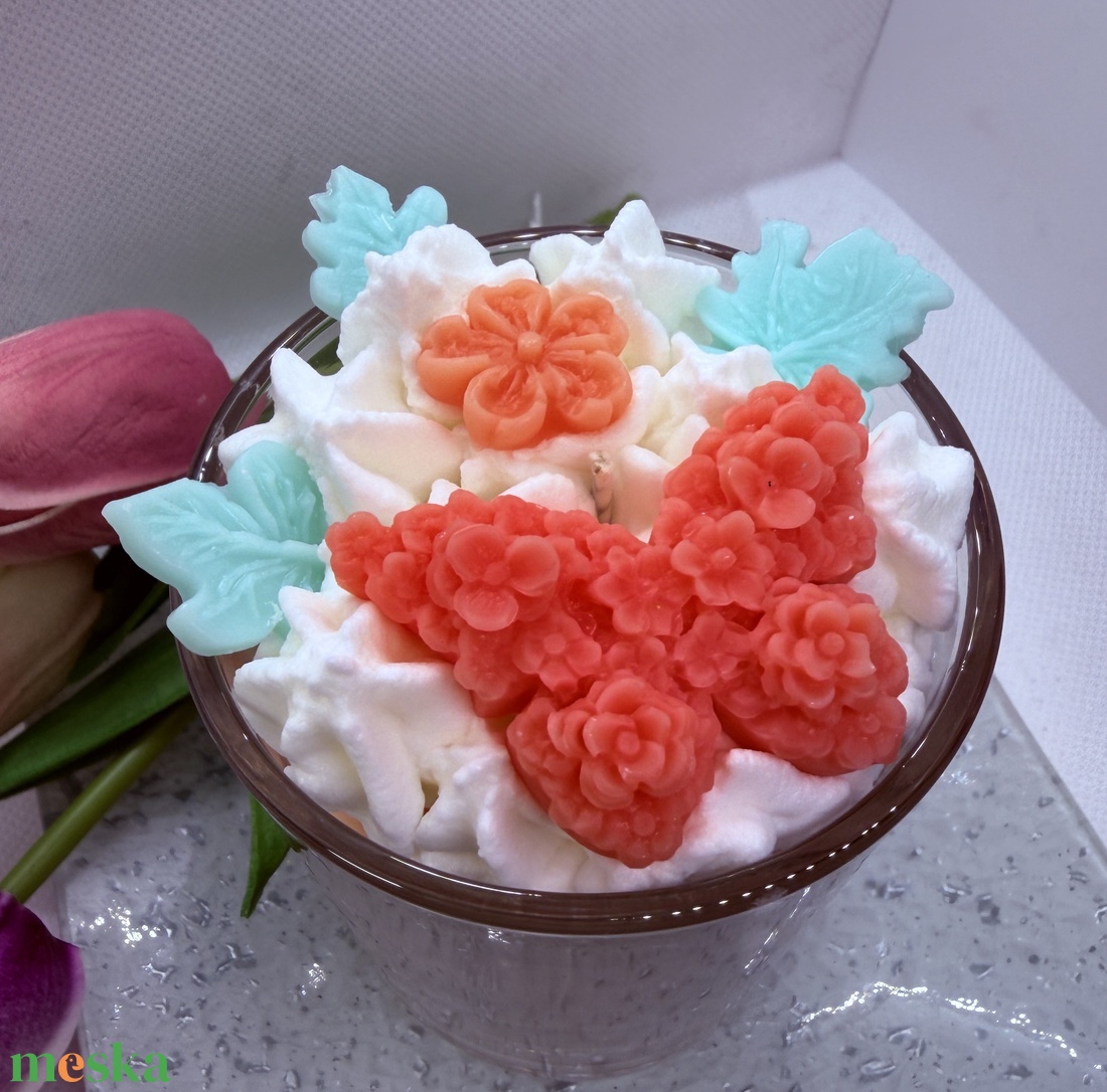 Pillangós üveges d�szgyertya, virággal és kis levelekkel - otthon & életmód - gyertya, illat, aroma - gyertya - Meska.hu