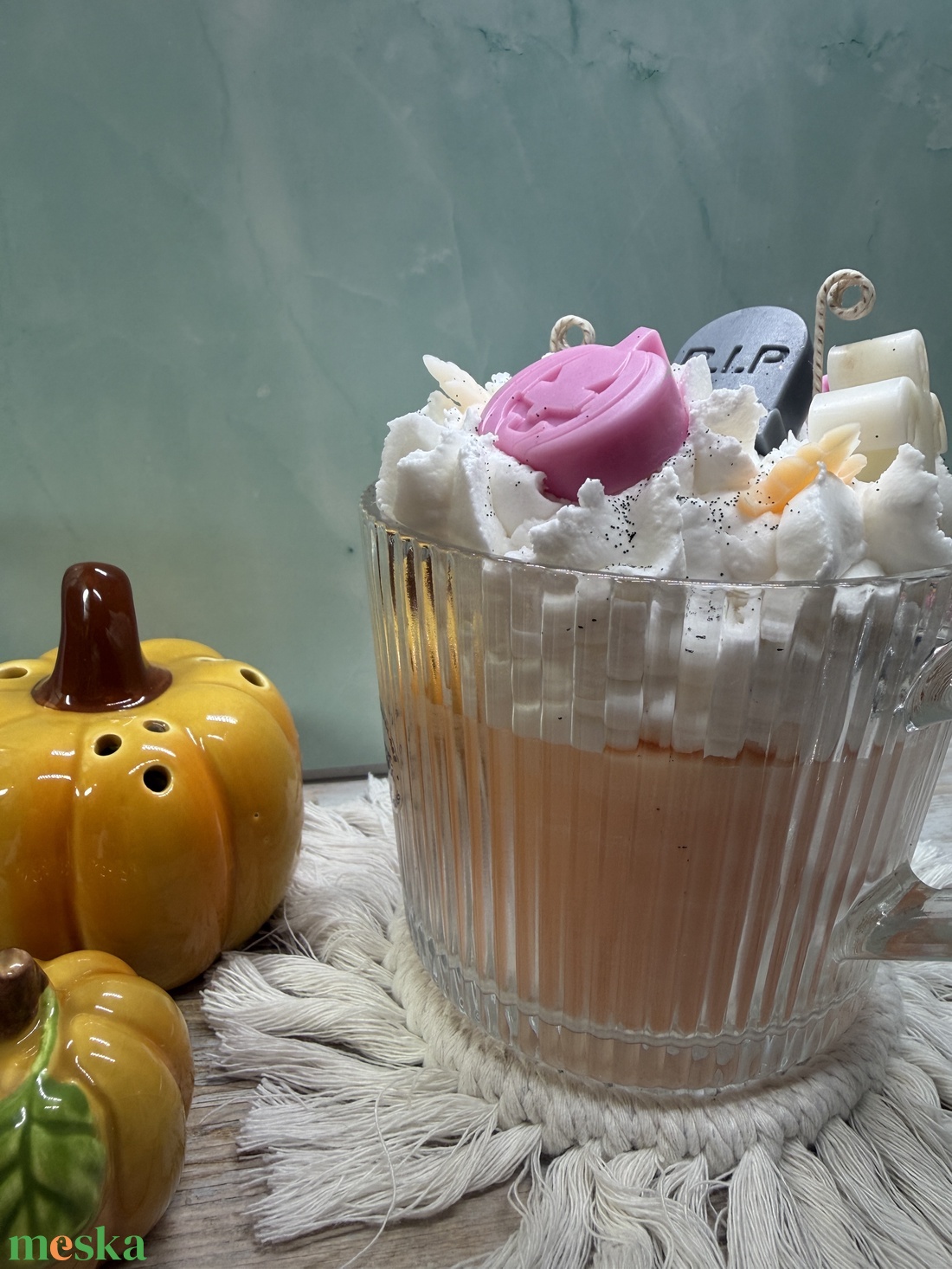 Halloween hangulatú, dekoratív kézműves gyertya � egyedi őszi különlegesség  - otthon & életmód - gyertya, illat, aroma - gyertya - Meska.hu