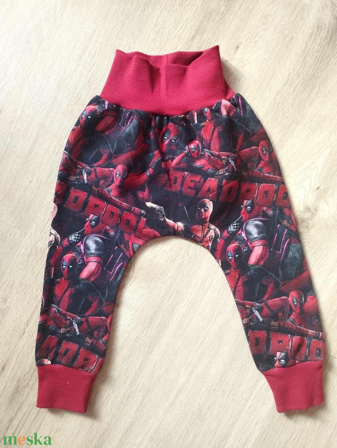 Monesz Deadpool hosszú nadrág  - baba - mama - babaruházat - baba nadrág - Meska.hu