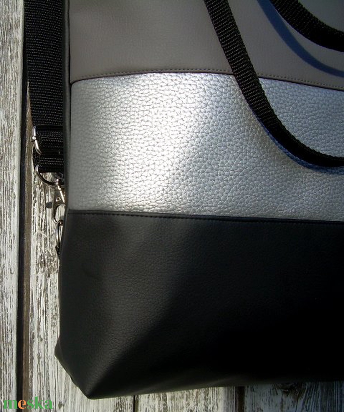 CITY BAG HÁTIZSÁK/OLDALTÁSKA/VÁLLTÁSKA : Fekete szürkével és antik ezüsttel - táska & tok - variálható táska - Meska.hu CITY BAG HÁTIZSÁK/OLDALTÁSKA/VÁLLTÁSKA : Fekete szürkével és antik ezüsttel - táska & tok - variálható táska - Meska.hu