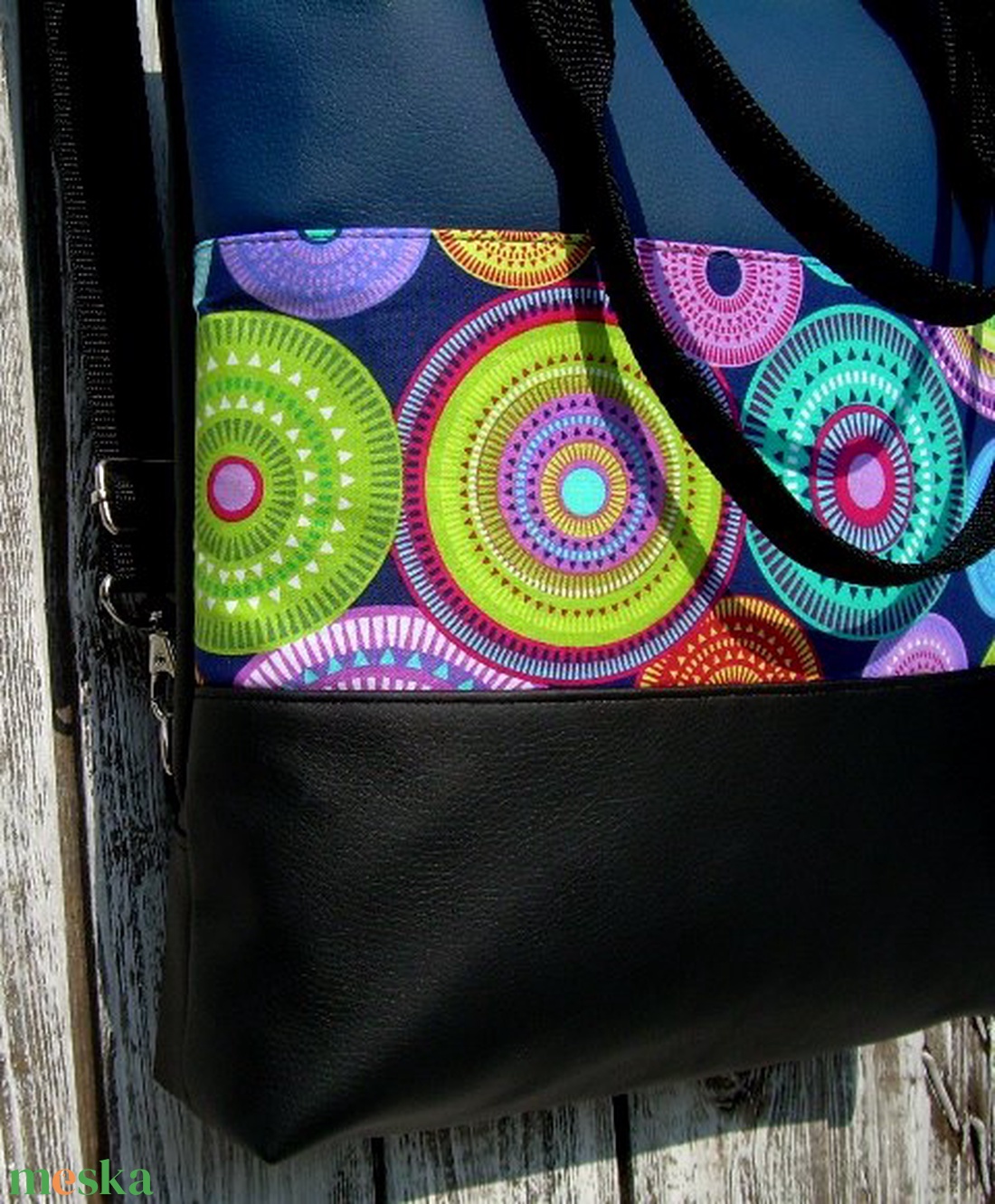 CITY BAG HÁTIZSÁK/OLDALTÁSKA/VÁLLTÁSKA : Színpompás körök feketével és kékkel:) - táska & tok - hátizsák - hátizsák - Meska.hu CITY BAG HÁTIZSÁK/OLDALTÁSKA/VÁLLTÁSKA : Színpompás körök feketével és kékkel:) - táska & tok - hátizsák - hátizsák - Meska.hu