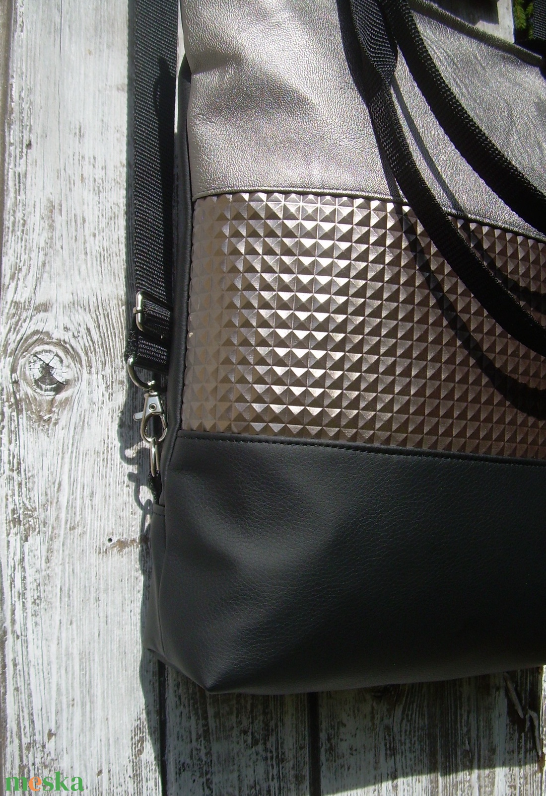CITY BAG HÁTIZSÁK/OLDALTÁSKA/VÁLLTÁSKA : Metálos elegancia 2. - táska & tok - hátizsák - hátizsák - Meska.hu CITY BAG HÁTIZSÁK/OLDALTÁSKA/VÁLLTÁSKA : Metálos elegancia 2. - táska & tok - hátizsák - hátizsák - Meska.hu