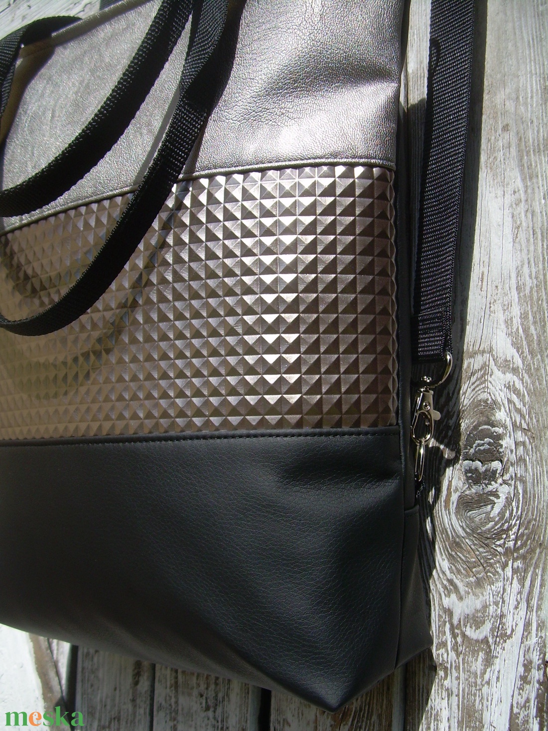 CITY BAG HÁTIZSÁK/OLDALTÁSKA/VÁLLTÁSKA : Metálos elegancia 2. - táska & tok - hátizsák - hátizsák - Meska.hu CITY BAG HÁTIZSÁK/OLDALTÁSKA/VÁLLTÁSKA : Metálos elegancia 2. - táska & tok - hátizsák - hátizsák - Meska.hu