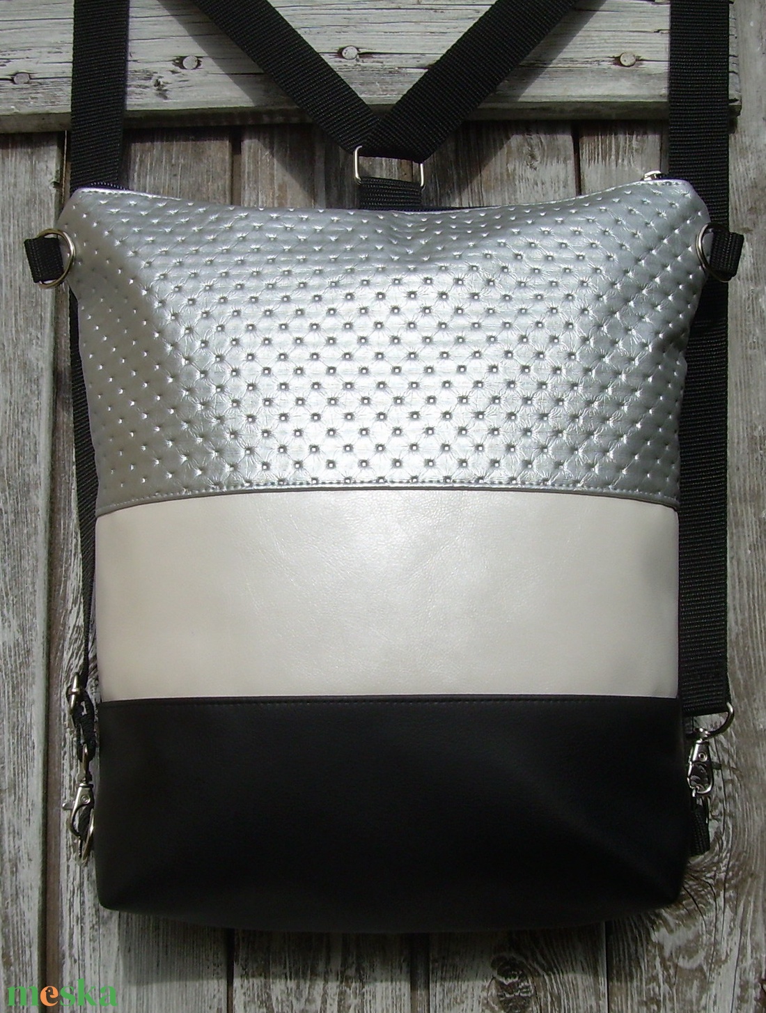 CITY BAG HÁTIZSÁK/OLDALTÁSKA : Egy kis luxus ezüsttel és gyöngyházzal - táska & tok - hátizsák - hátizsák - Meska.hu CITY BAG HÁTIZSÁK/OLDALTÁSKA : Egy kis luxus ezüsttel és gyöngyházzal - táska & tok - hátizsák - hátizsák - Meska.hu