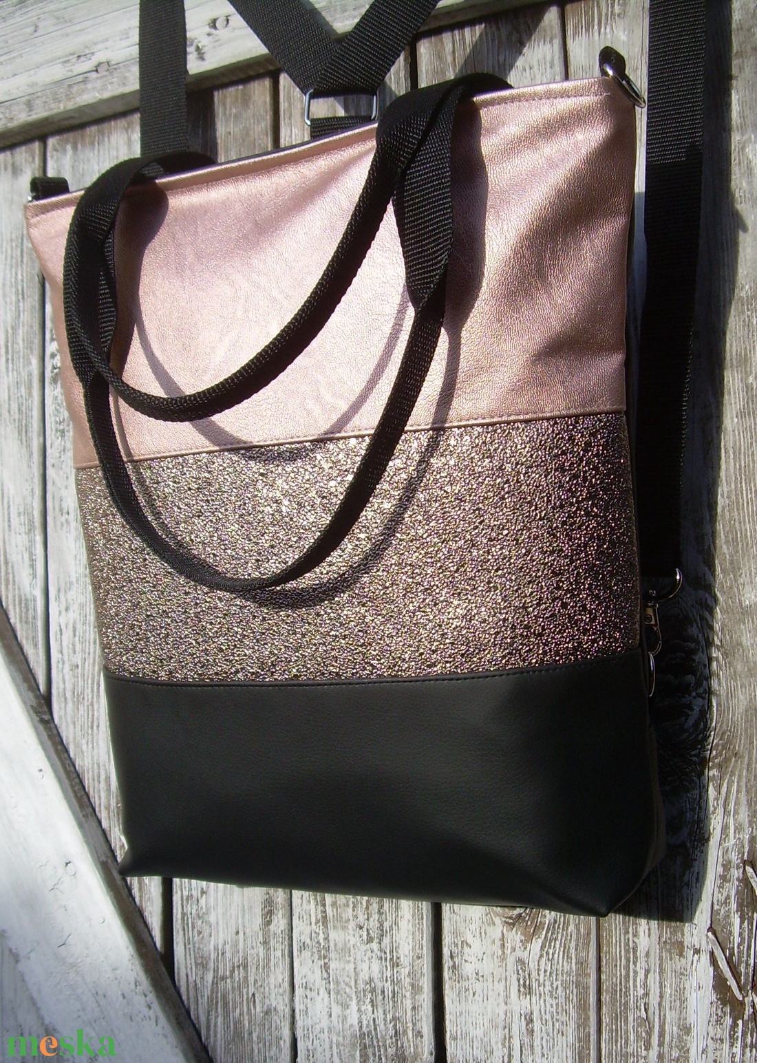 CITY BAG HÁTIZSÁK/OLDALTÁSKA/VÁLLTÁSKA : Metálos elegancia lazac rózsaszínnel 2. - - Meska.hu CITY BAG HÁTIZSÁK/OLDALTÁSKA/VÁLLTÁSKA : Metálos elegancia lazac rózsaszínnel 2. - - Meska.hu