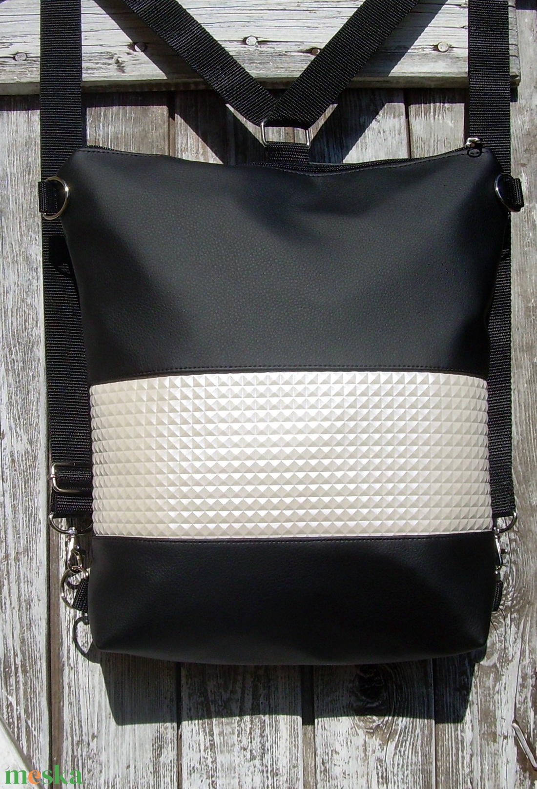 CITY BAG HÁTIZSÁK/OLDALTÁSKA : Fekete elegancia gyöngyházzal - táska & tok - hátizsák - hátizsák - Meska.hu