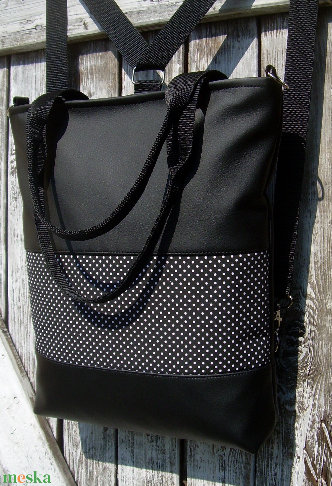 CITY BAG HÁTIZSÁK/OLDALTÁSKA/VÁLLTÁSKA : Fekete bőr pöttyökkel - táska & tok - variálható táska - Meska.hu CITY BAG HÁTIZSÁK/OLDALTÁSKA/VÁLLTÁSKA : Fekete bőr pöttyökkel - táska & tok - variálható táska - Meska.hu