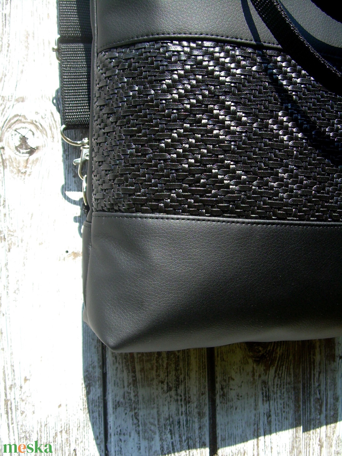 CITY BAG HÁTIZSÁK/OLDALTÁSKA/VÁLLTÁSKA : Fekete elegancia szőtt hatású bőrrel - táska & tok - hátizsák - Meska.hu CITY BAG HÁTIZSÁK/OLDALTÁSKA/VÁLLTÁSKA : Fekete elegancia szőtt hatású bőrrel - táska & tok - hátizsák - Meska.hu