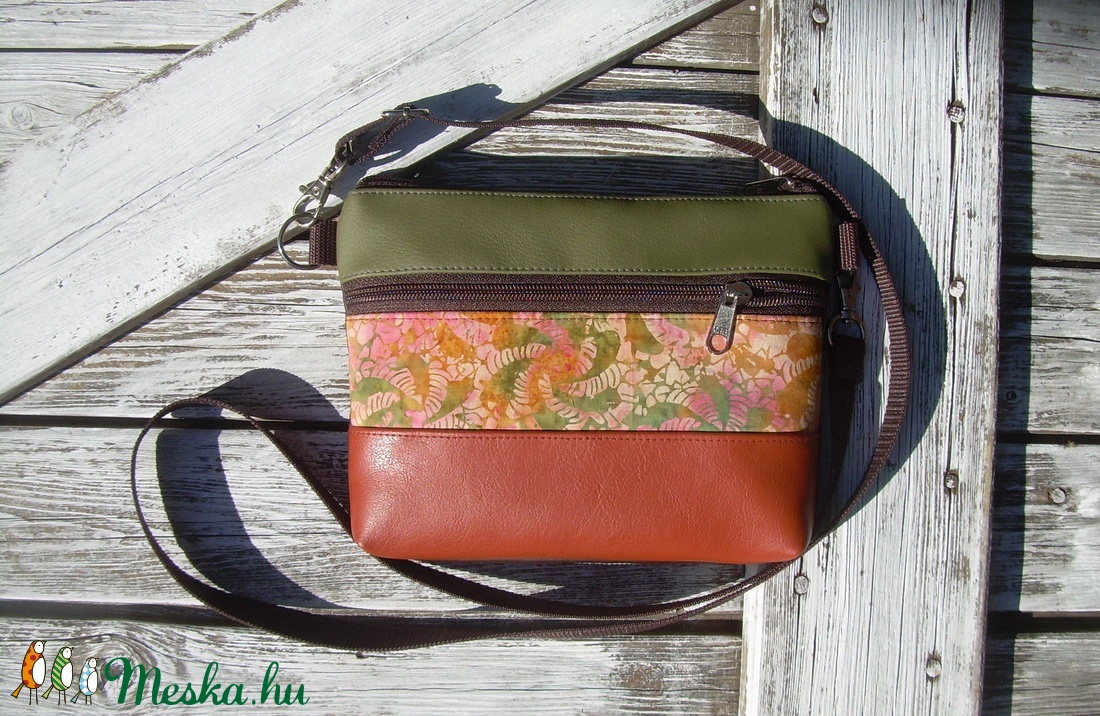 MINI CITY BAG/ÖVTÁSKA : Variációk batikra barna és zöld bőrrel 2. - táska & tok - övtáska - Meska.hu MINI CITY BAG/ÖVTÁSKA : Variációk batikra barna és zöld bőrrel 2. - táska & tok - övtáska - Meska.hu