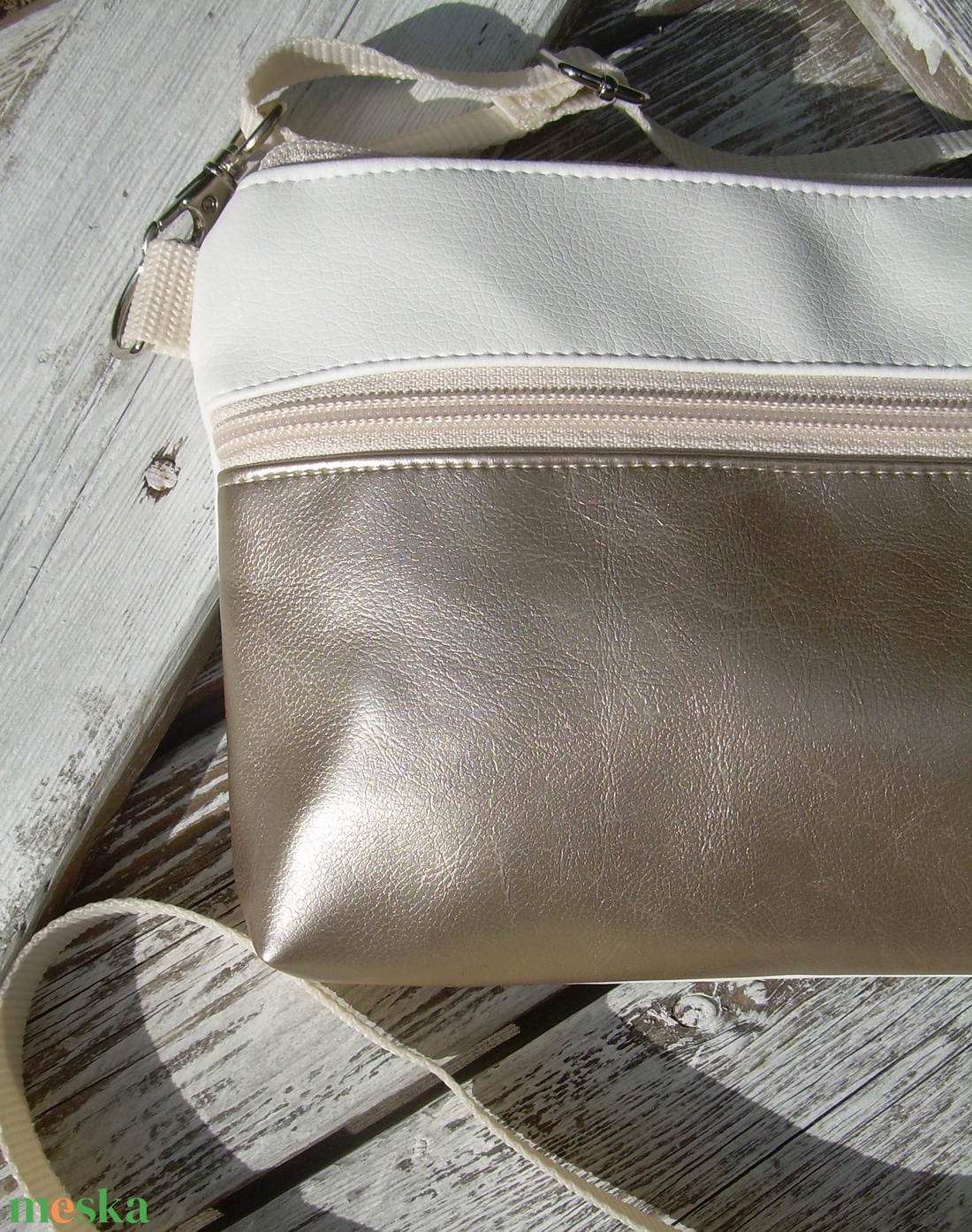 MINI CITY BAG : Nyári elegancia metálos bőrrel - táska & tok - kézitáska & válltáska - vállon átvethető táska - Meska.hu MINI CITY BAG : Nyári elegancia metálos bőrrel - táska & tok - kézitáska & válltáska - vállon átvethető táska - Meska.hu