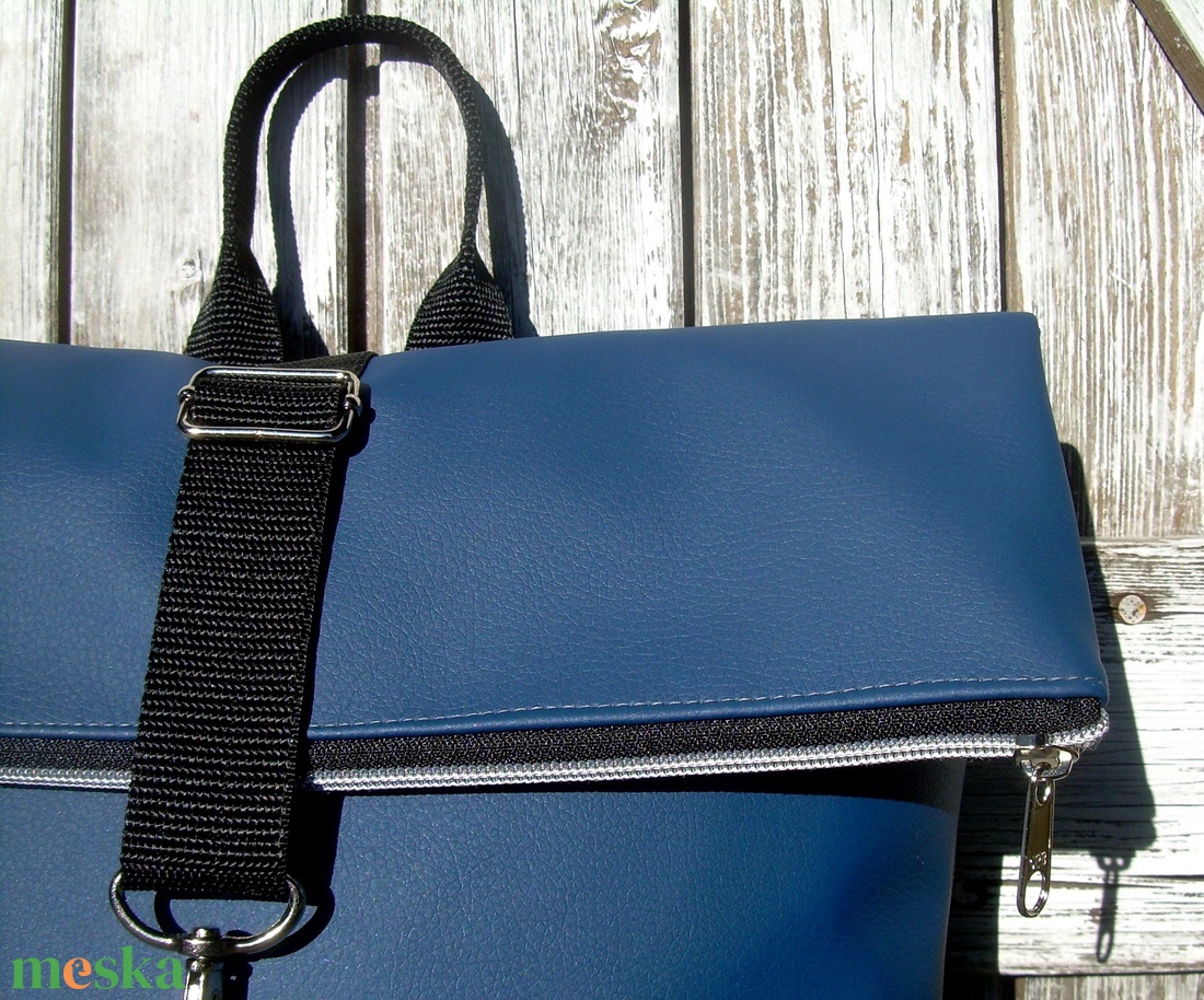 ROLL TOP CITY BAG : Variációk fekete bőrre kékkel és ezüsttel - táska & tok - hátizsák - roll top hátizsák - Meska.hu ROLL TOP CITY BAG : Variációk fekete bőrre kékkel és ezüsttel - táska & tok - hátizsák - roll top hátizsák - Meska.hu