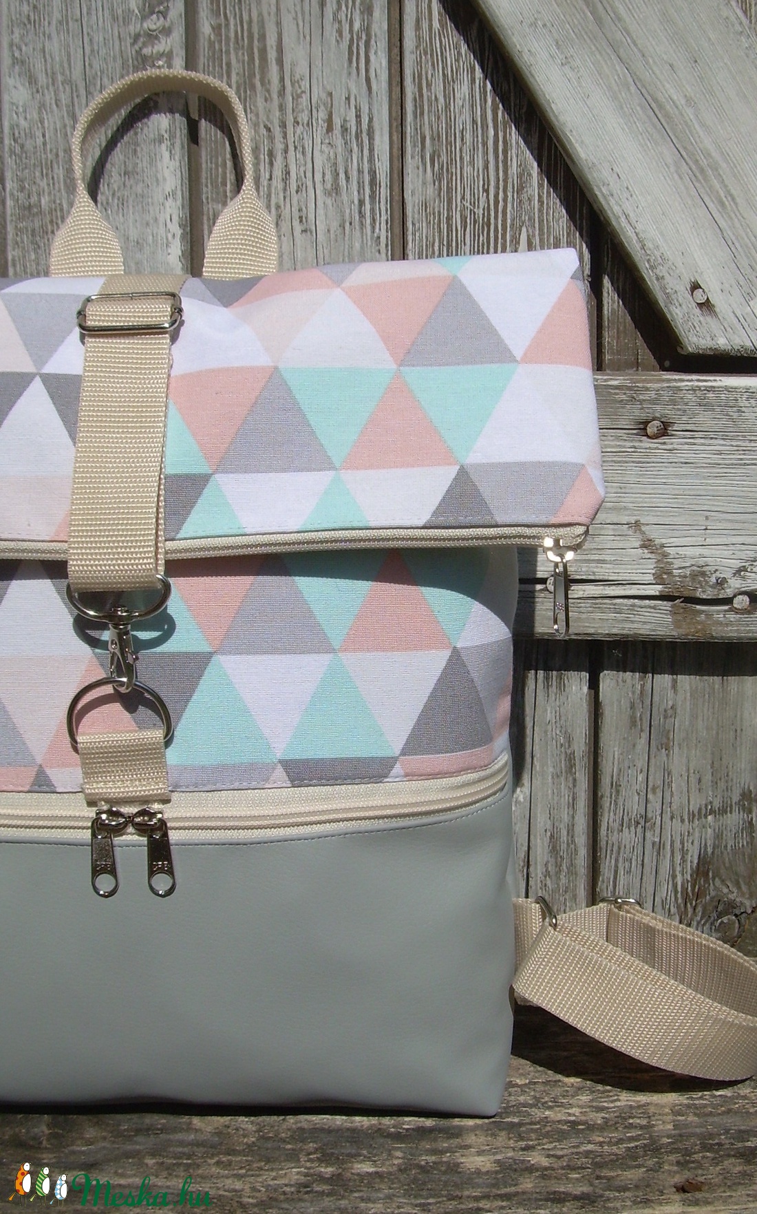 ROLL TOP CITY BAG : Variációk szürkére és mozaik mintára - táska & tok - hátizsák - roll top hátizsák - Meska.hu ROLL TOP CITY BAG : Variációk szürkére és mozaik mintára - táska & tok - hátizsák - roll top hátizsák - Meska.hu