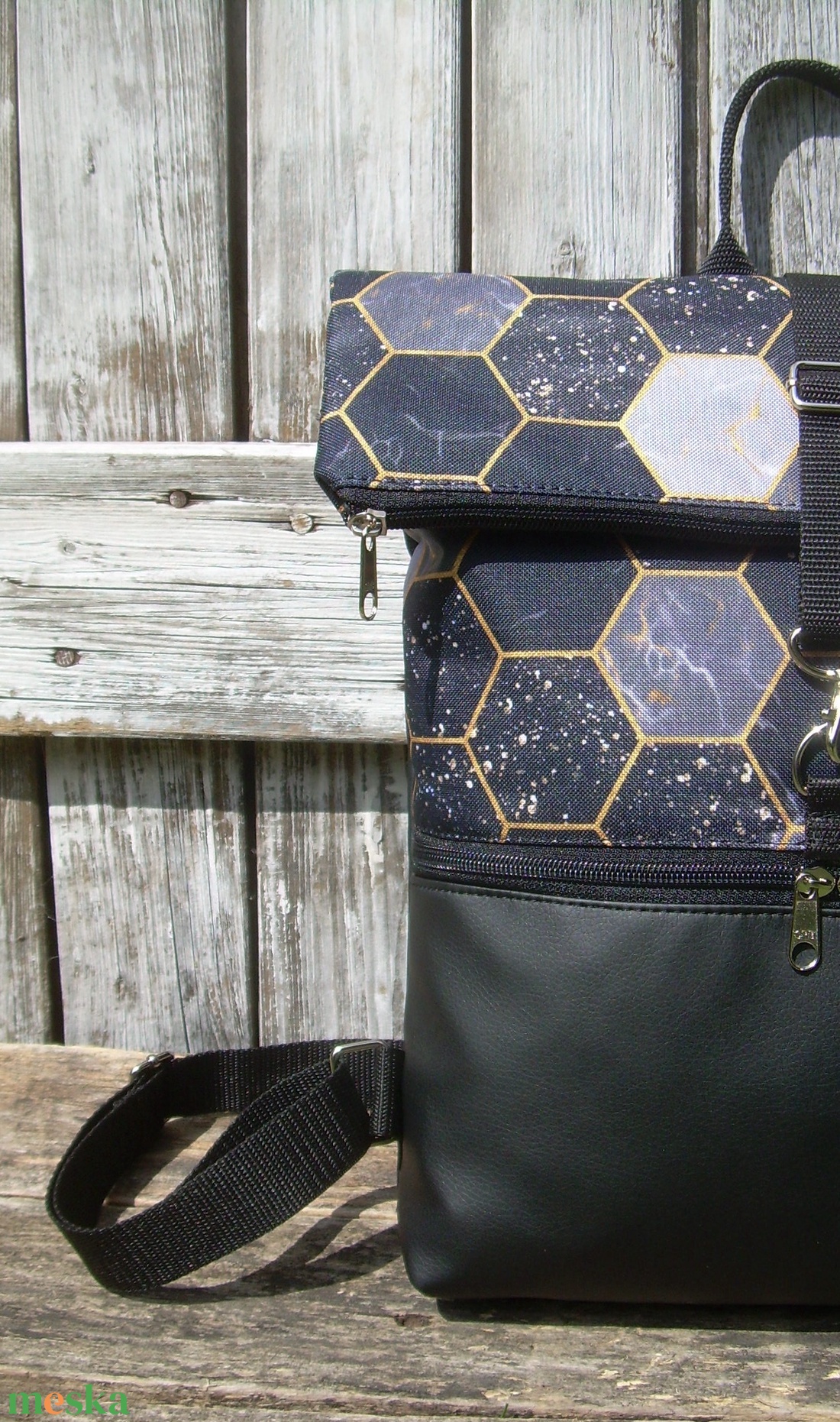 VÍZÁLLÓ ROLL TOP CITY BAG : Variációk kaptár mintára - táska & tok - hátizsák - roll top hátizsák - Meska.hu VÍZÁLLÓ ROLL TOP CITY BAG : Variációk kaptár mintára - táska & tok - hátizsák - roll top hátizsák - Meska.hu