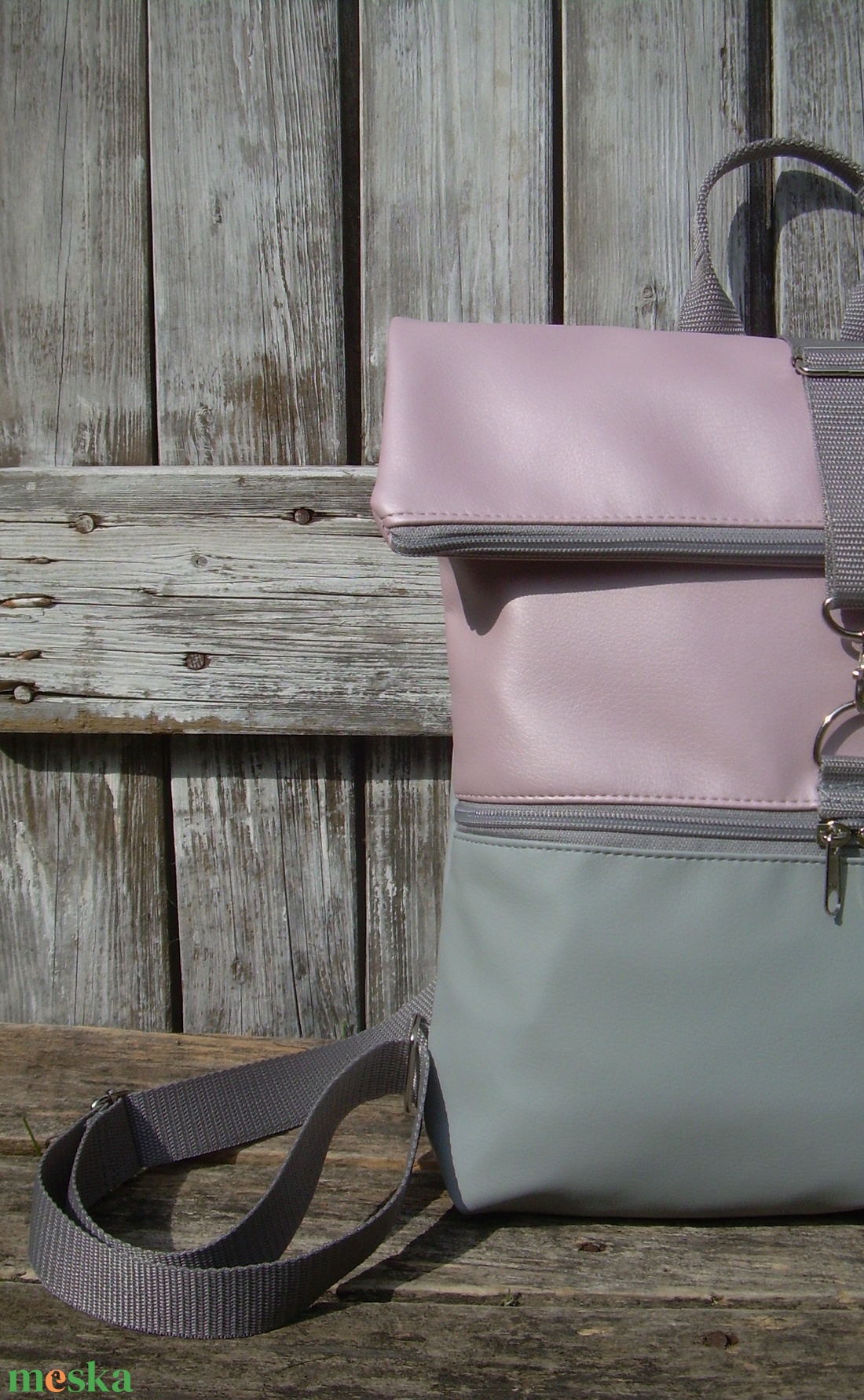 ROLL TOP CITY BAG : Púder gyöngyház rózsaszín szürkével - táska & tok - hátizsák - roll top hátizsák - Meska.hu ROLL TOP CITY BAG : Púder gyöngyház rózsaszín szürkével - táska & tok - hátizsák - roll top hátizsák - Meska.hu